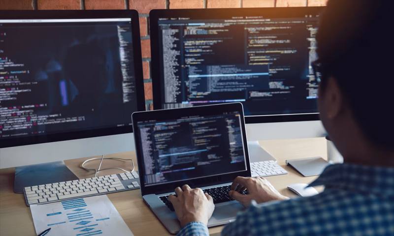 数据科学选型:R与Python如何赋能天峨县网站建设?